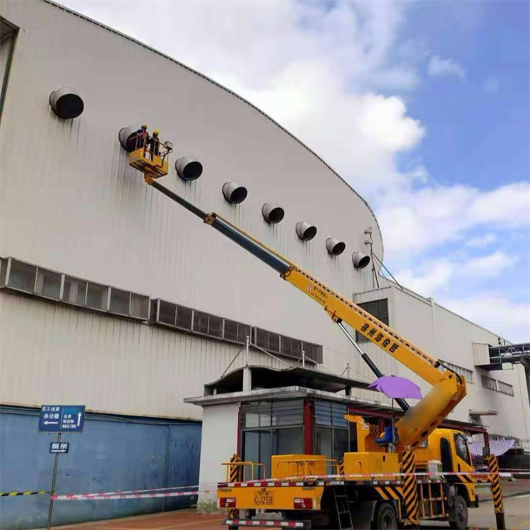 琼中高空作业车出租服务：专业广告牌安装解决方案