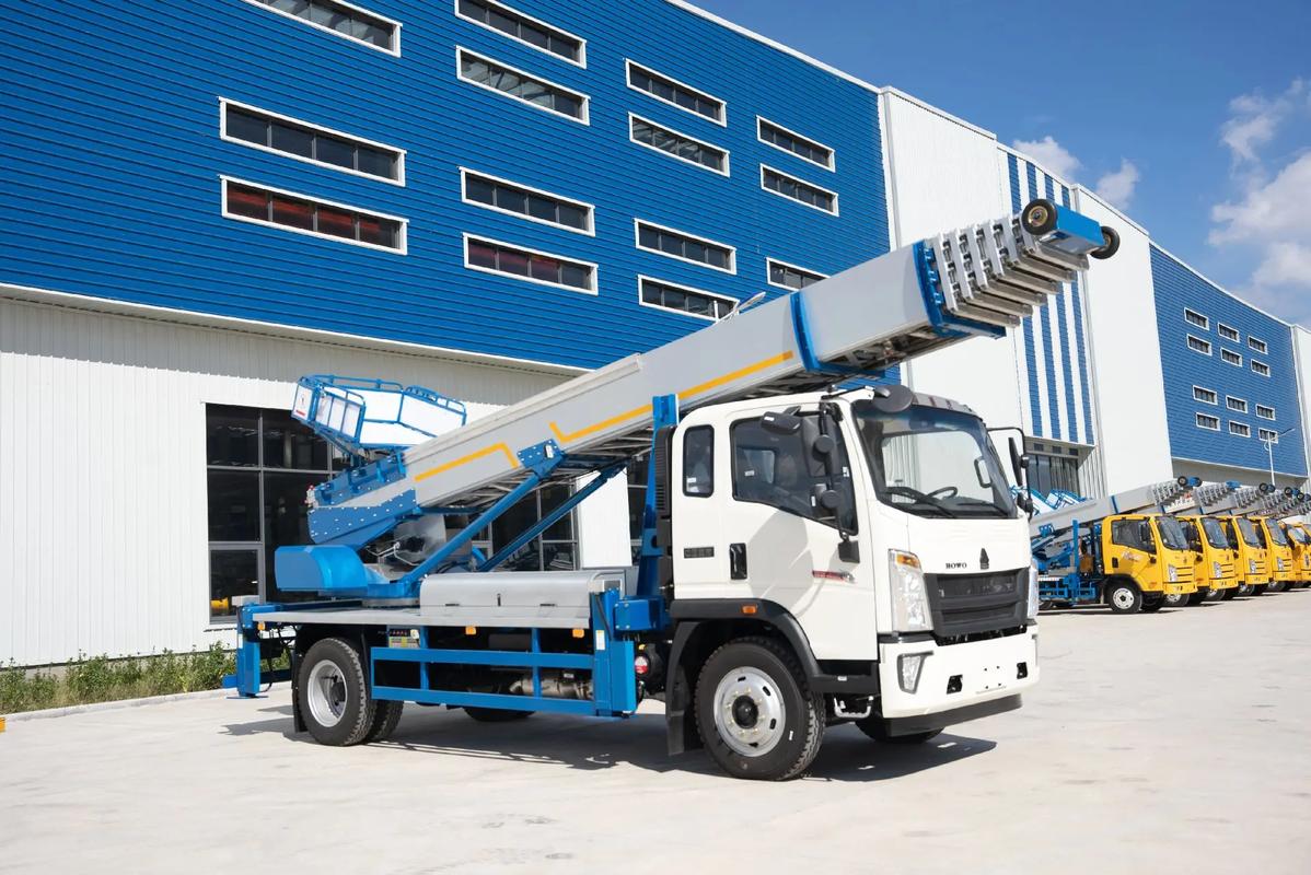 琼中出租云梯车高空作业车 建筑垃圾搬运